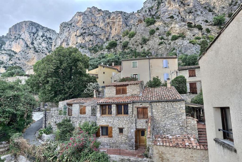 Studio Vue Sur La Roche, Au Calme Moustiers #1 Apartment Bagian luar foto